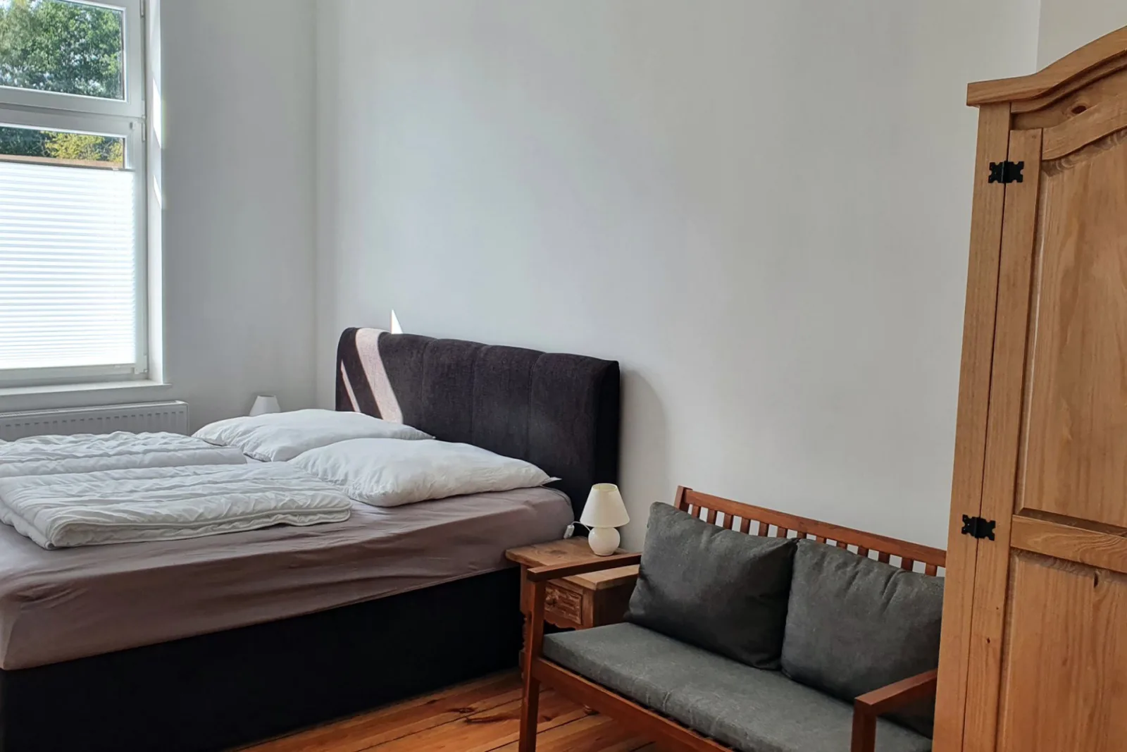 Alt-Berliner Schwanenhof Ferienwohnung EG links
