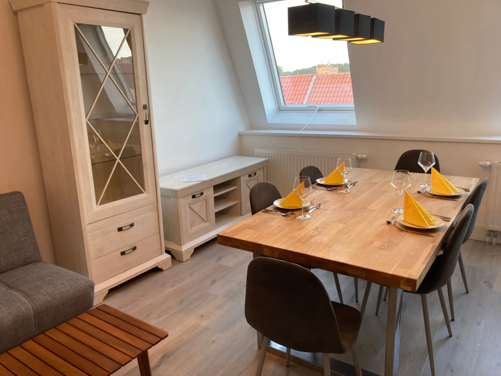 Alt-Berliner Schwanenhof Ferienwohnung DG links