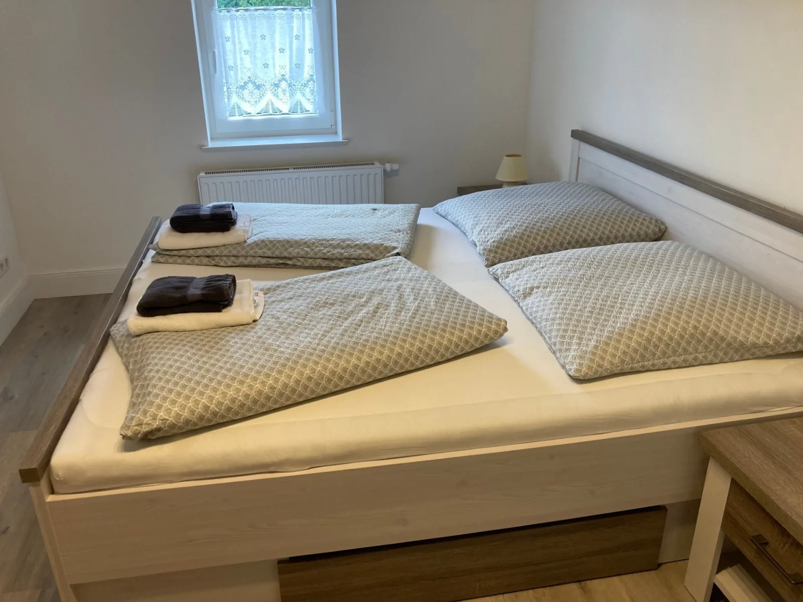 Alt-Berliner Schwanenhof Ferienwohnung DG links