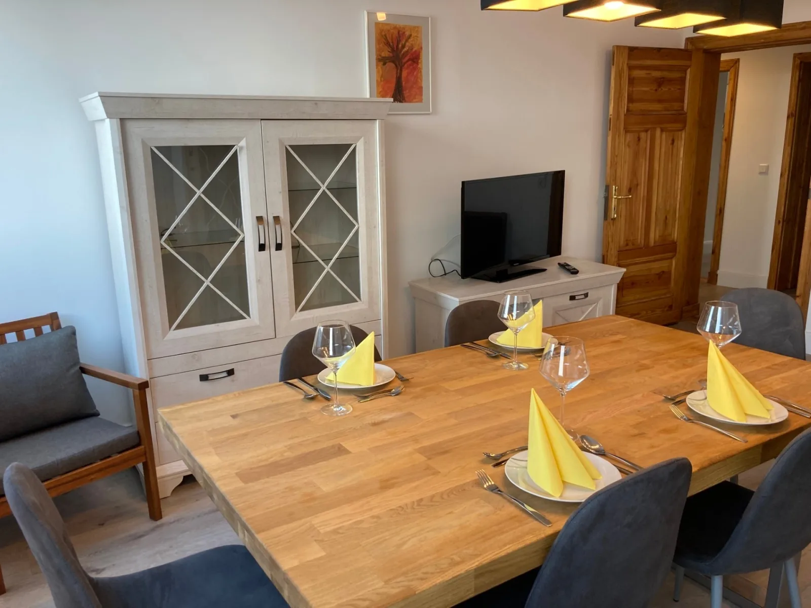 Alt-Berliner Schwanenhof Ferienwohnung DG links