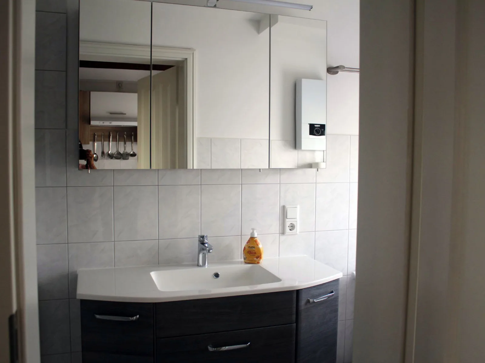 Alt-Berliner Schwanenhof Ferienwohnung DG links