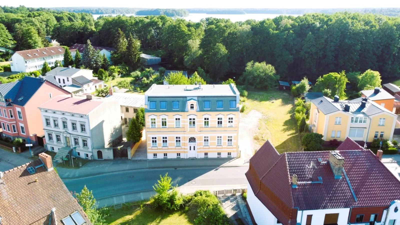 Alt-Berliner Schwanenhof Ferienwohnung DG links