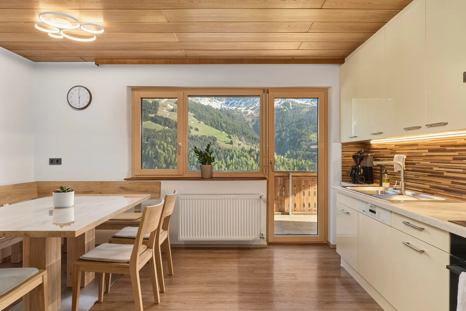 Großes Bergapartment · 4 SZ · Balkon & Aussicht