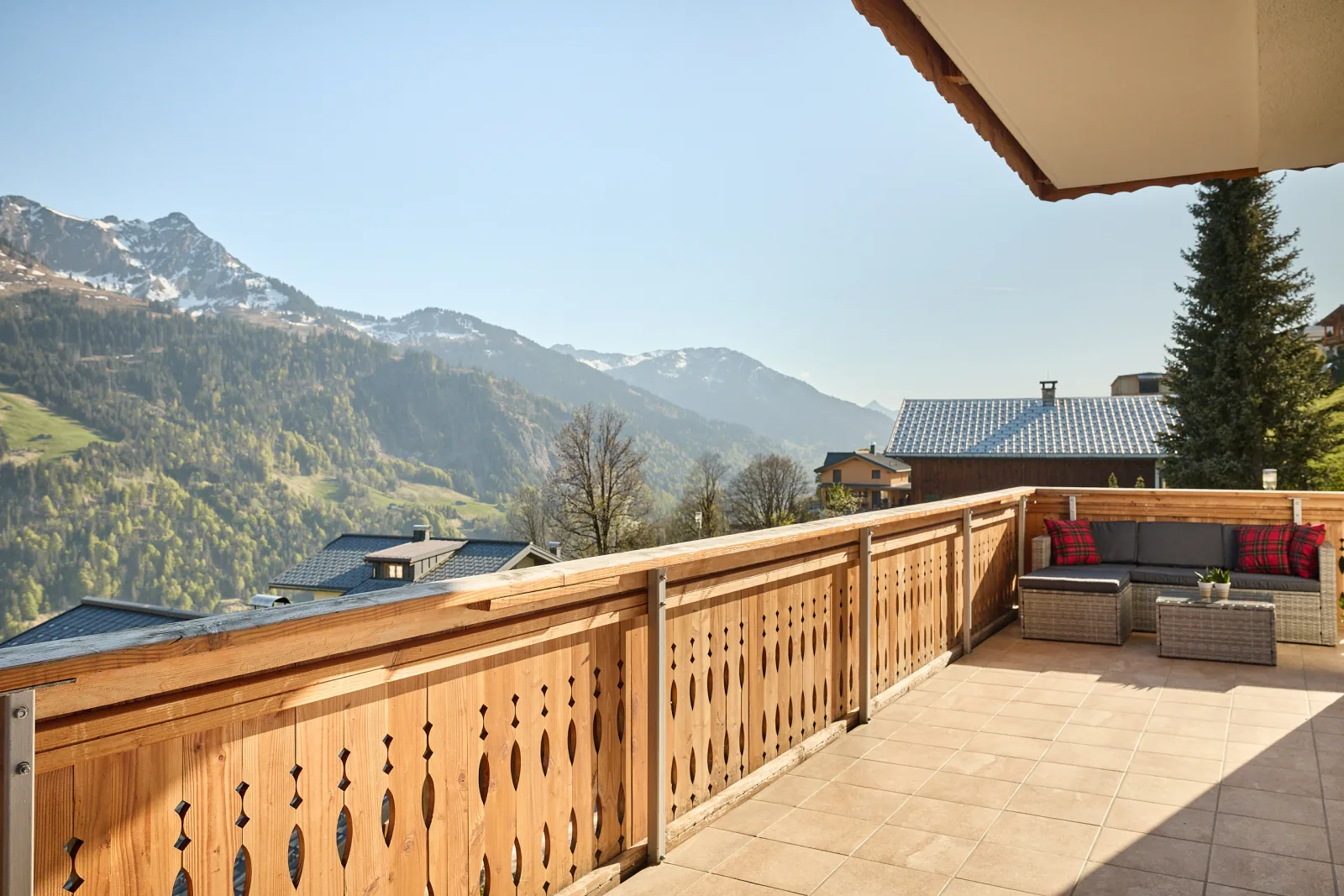 Großes Bergapartment · 4 SZ · Balkon & Aussicht