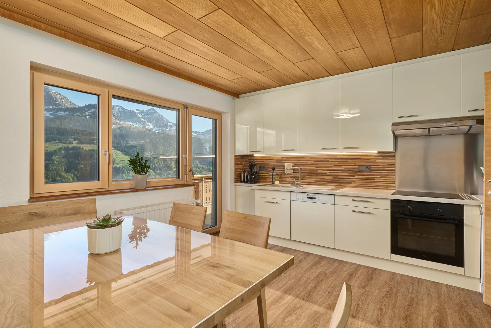Großes Bergapartment · 4 SZ · Balkon & Aussicht