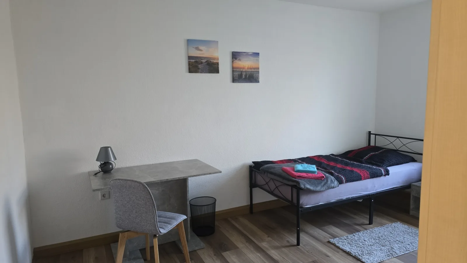 Schöne Vollausgestattete Monteurs- Gästewohnung nähe Raffinerie Leuna  und Geiseltalsee / 0305