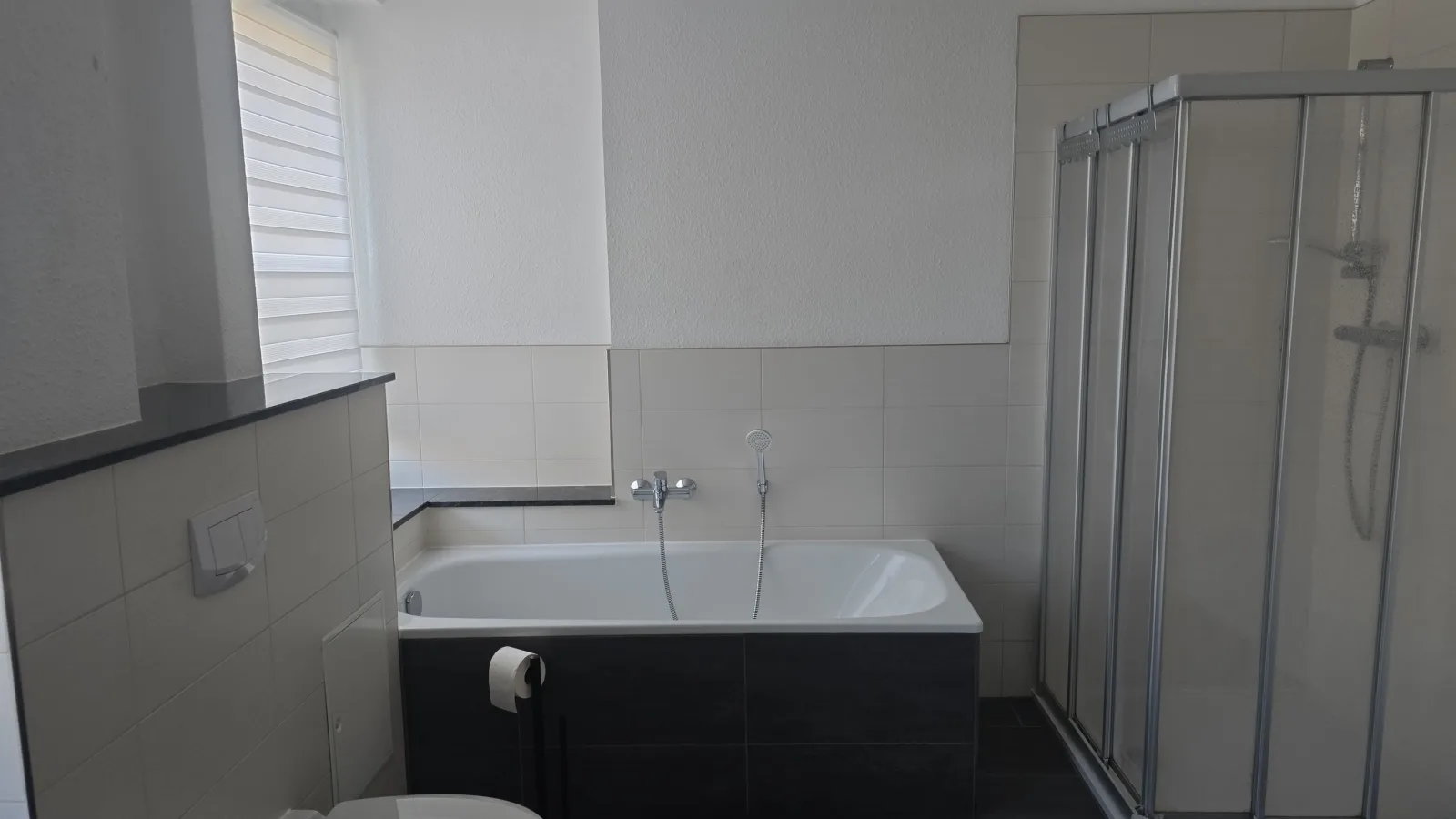 Schöne Vollausgestattete Monteurs- Gästewohnung nähe Raffinerie Leuna  und Geiseltalsee / 0305
