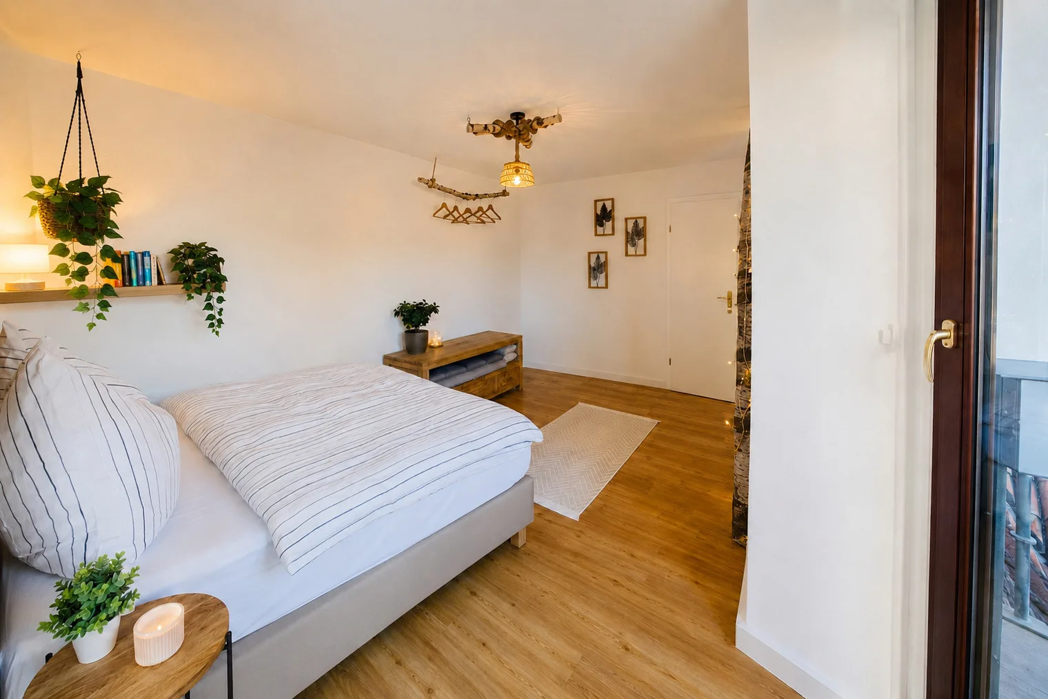 Cinema Apartment Magdeburg - Balkon & Beamer