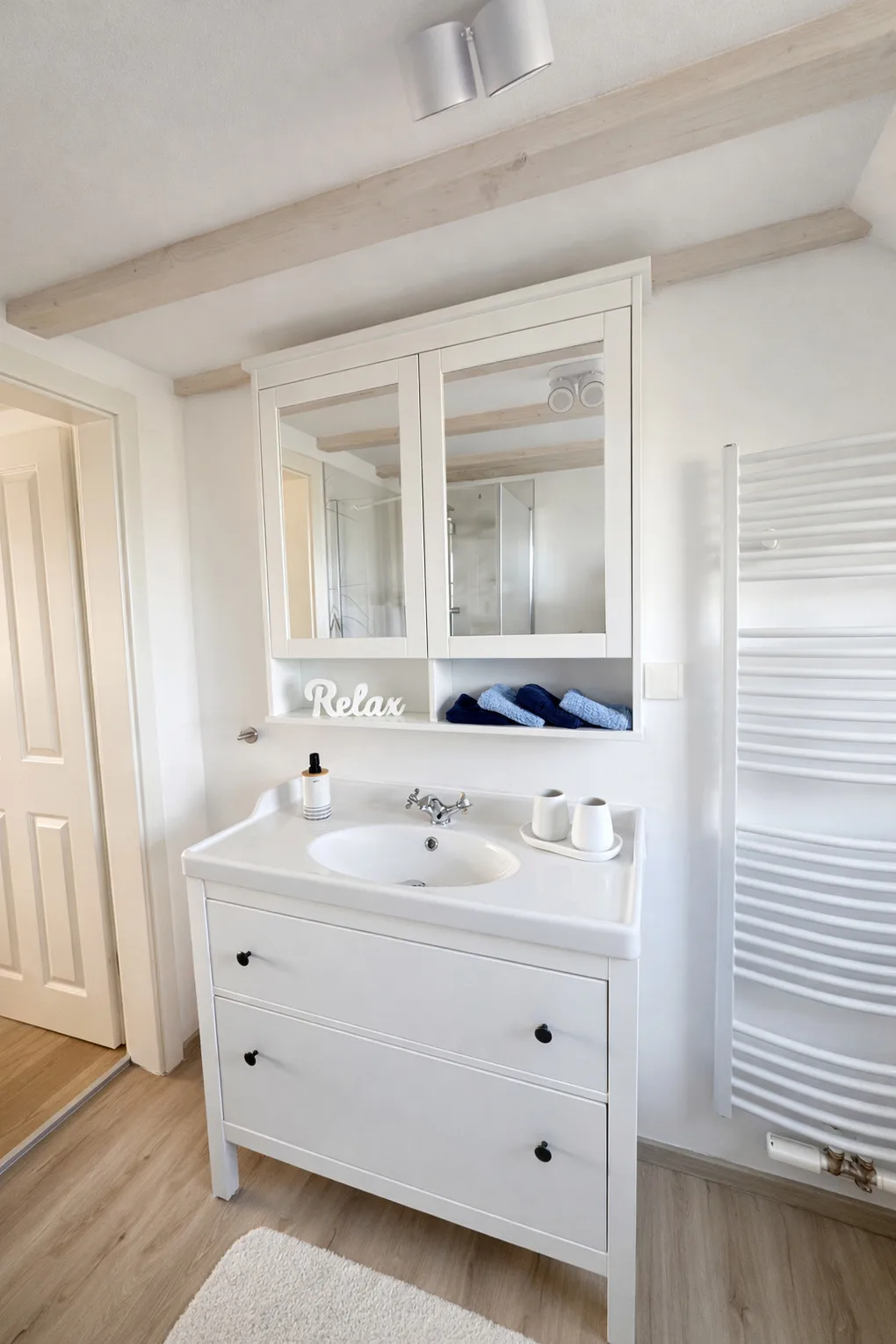 Ferienhaus"Huus an`t Diek" Luxus in Deichnähe mit Pool, Nähe Norddeich