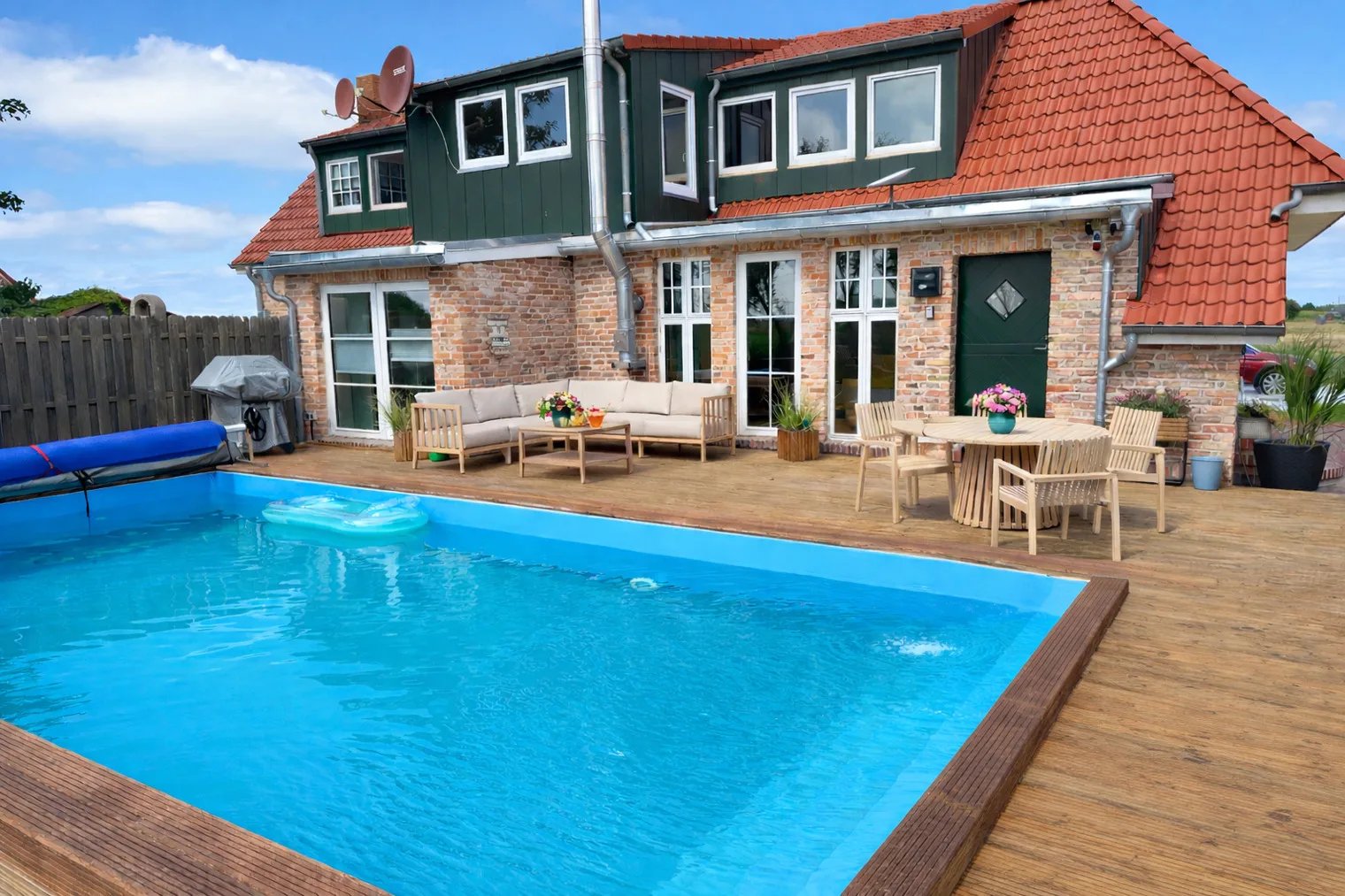 Ferienhaus"Huus an`t Diek" Luxus in Deichnähe mit Pool, Nähe Norddeich