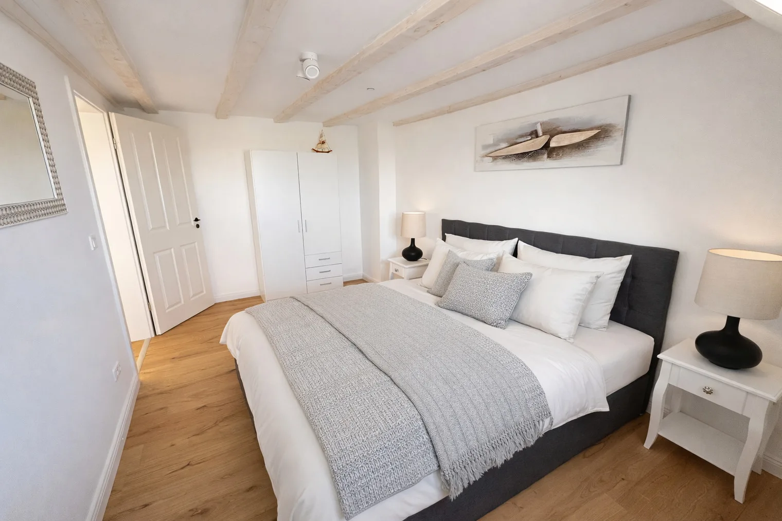 Ferienhaus"Huus an`t Diek" Luxus in Deichnähe mit Pool, Nähe Norddeich