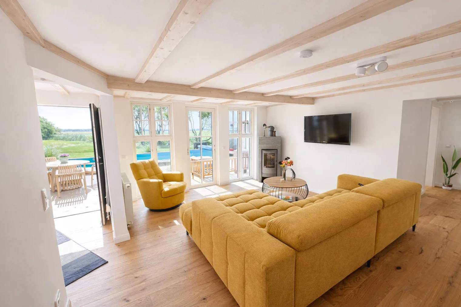 Ferienhaus"Huus an`t Diek" Luxus in Deichnähe mit Pool, Nähe Norddeich