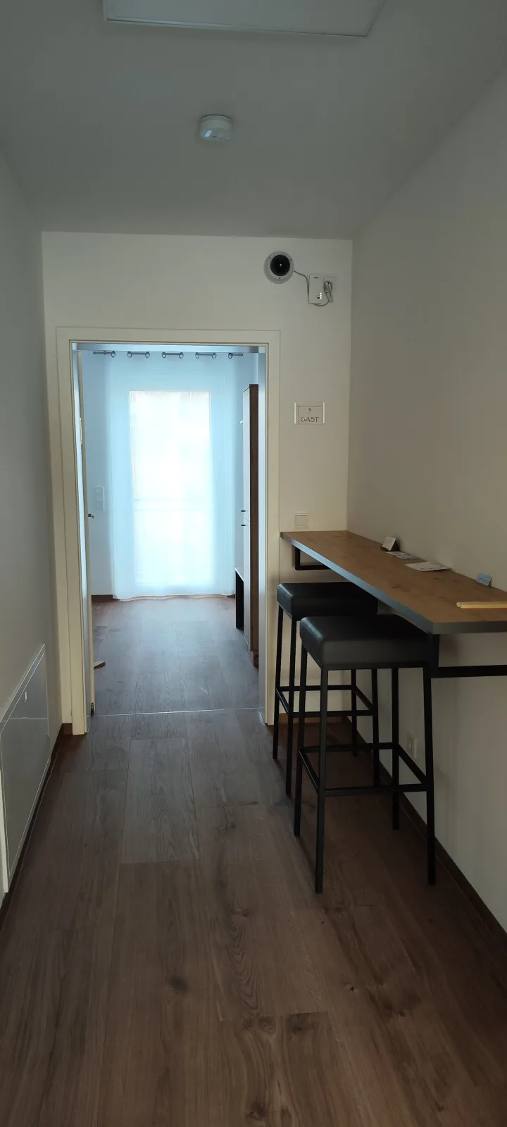 Doppel-/Zweibettzimmer mit Balkon