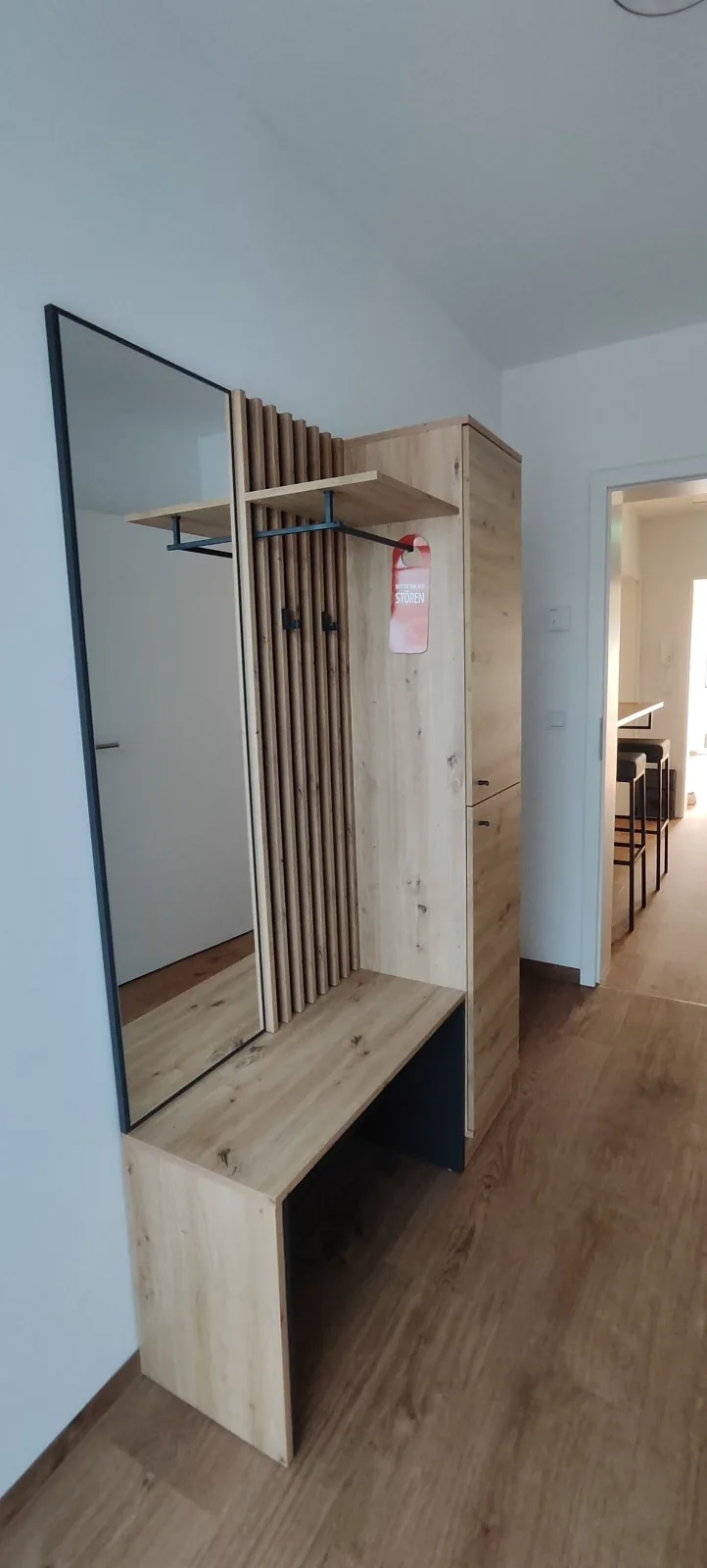 Doppel-/Zweibettzimmer mit Balkon
