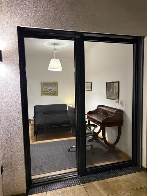 Erdgeschosswohnung mit Garage und Innenhof - westliches Wien