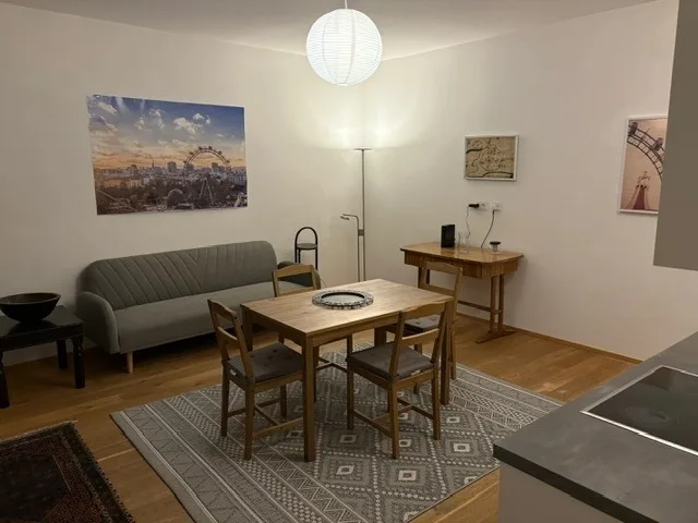 Erdgeschosswohnung mit Garage und Innenhof - westliches Wien
