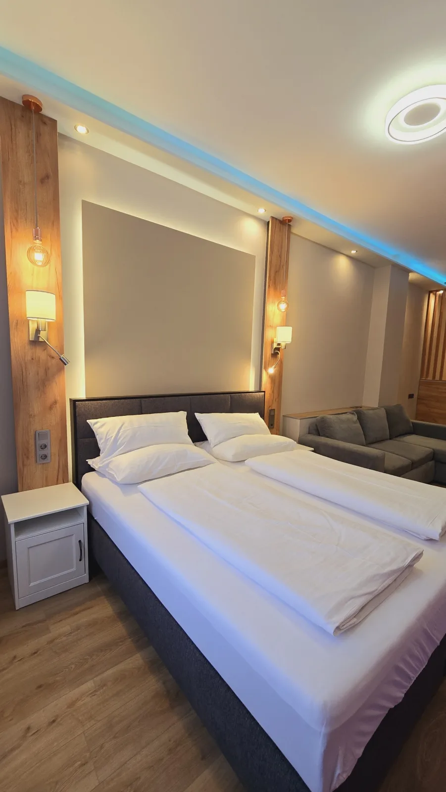 Elegance  Lux Living 214
