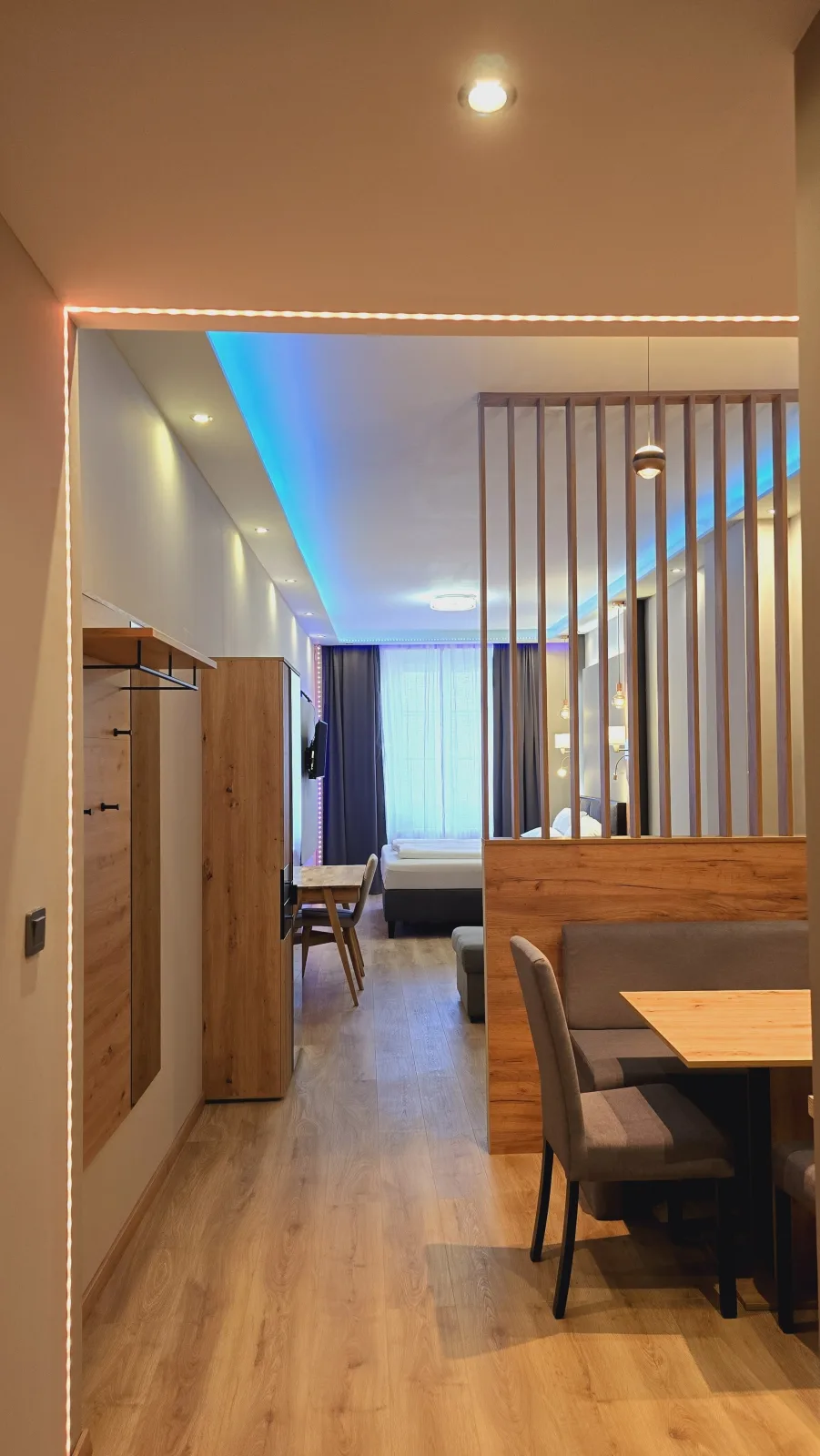 Elegance  Lux Living 214