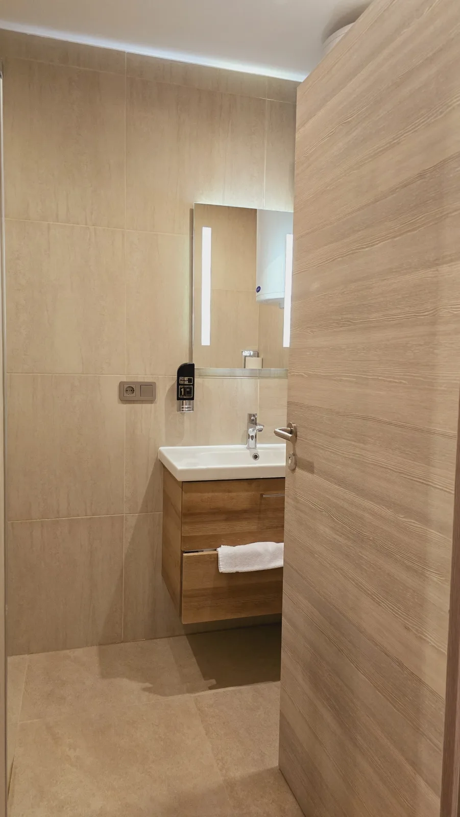 Elegance  Lux Living 214