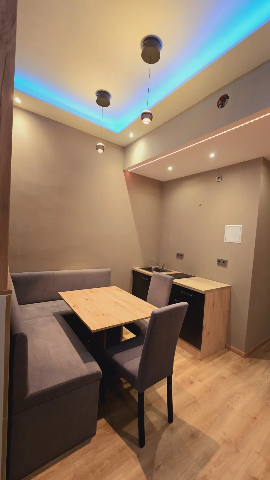 Elegance  Lux Living 214