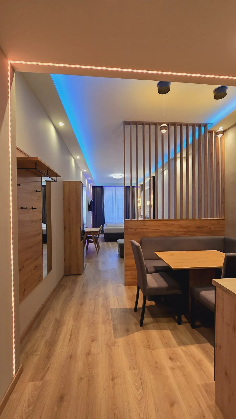Elegance  Lux Living 214