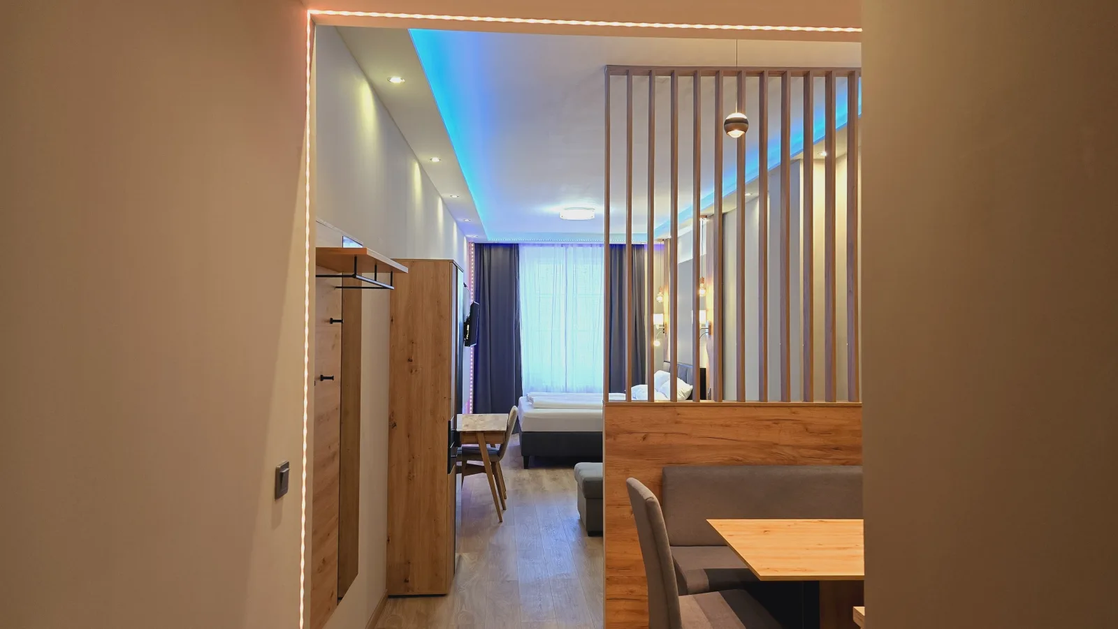 Elegance  Lux Living 214