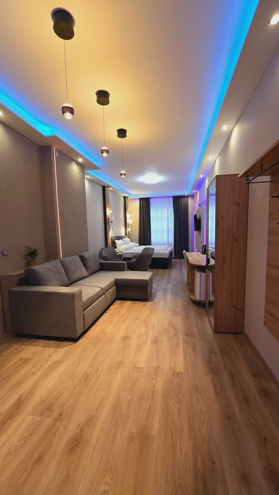 Elegance  Lux Living 206