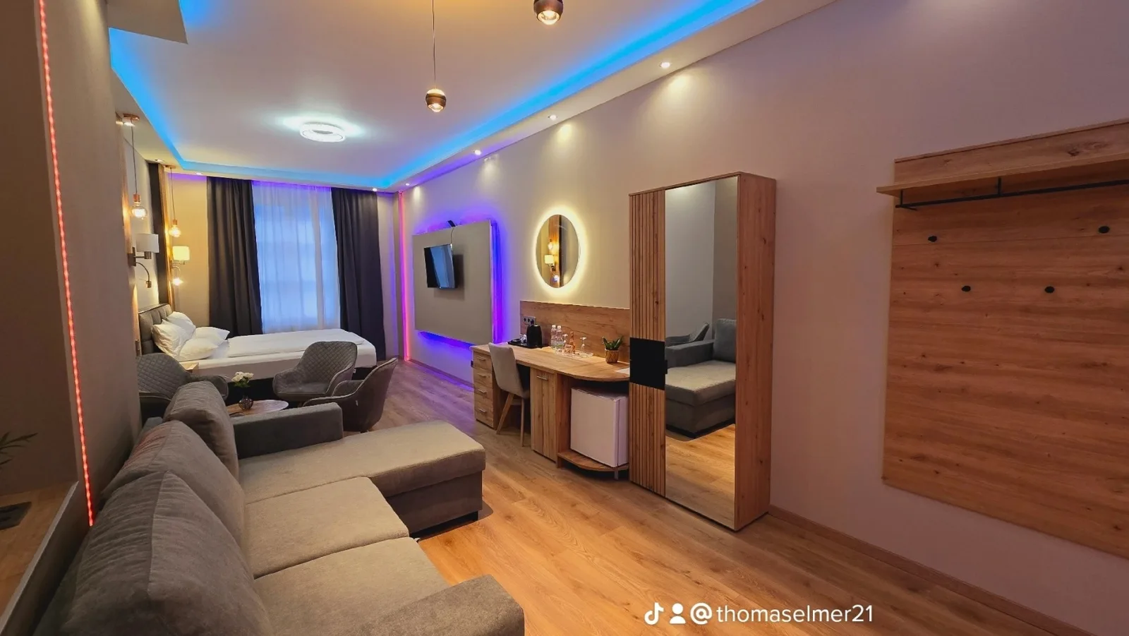 Elegance  Lux Living 206