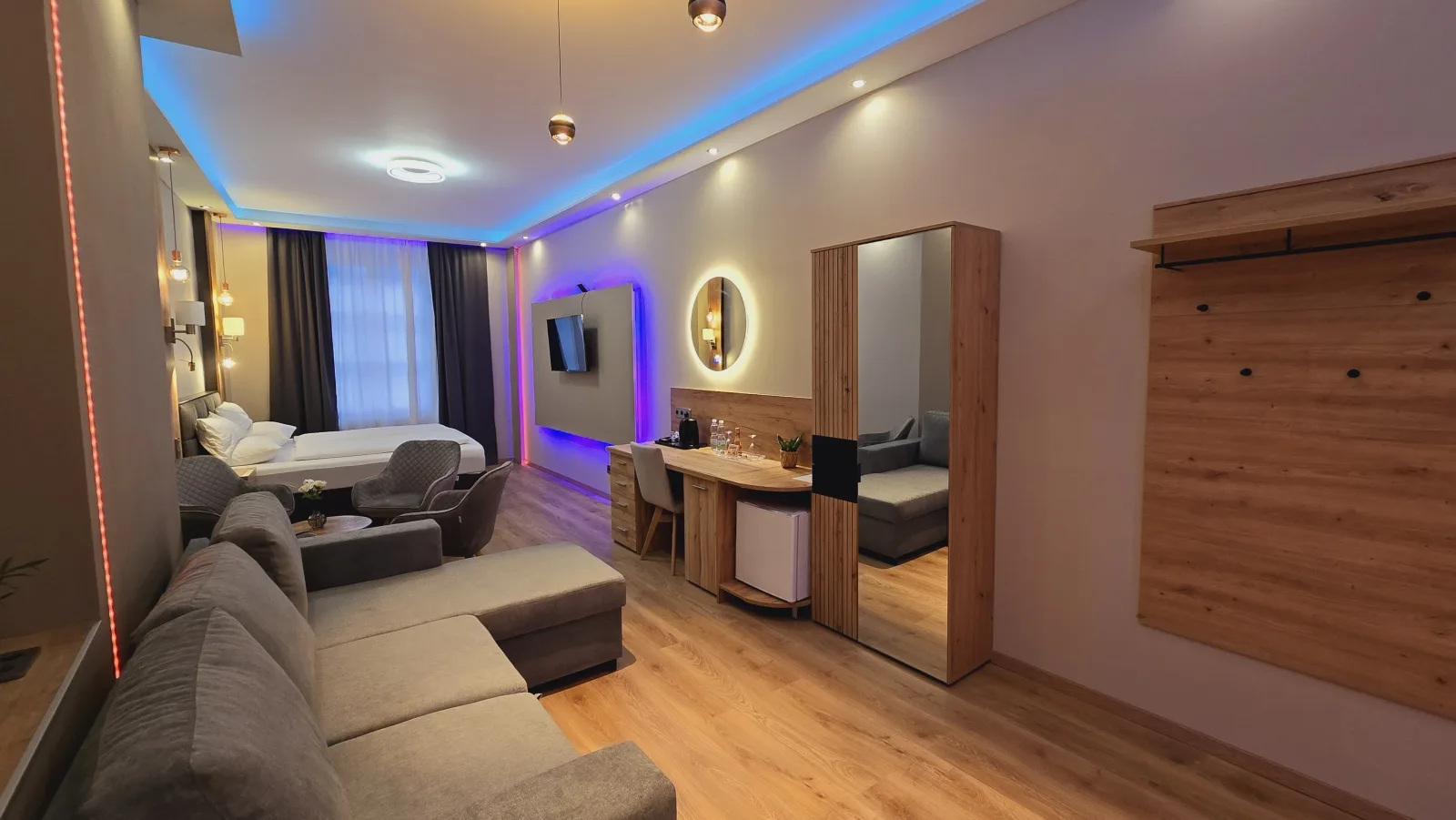 Elegance  Lux Living 206