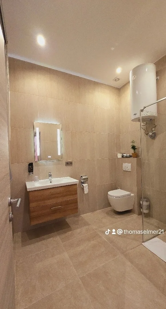 Elegance  Lux Living 206
