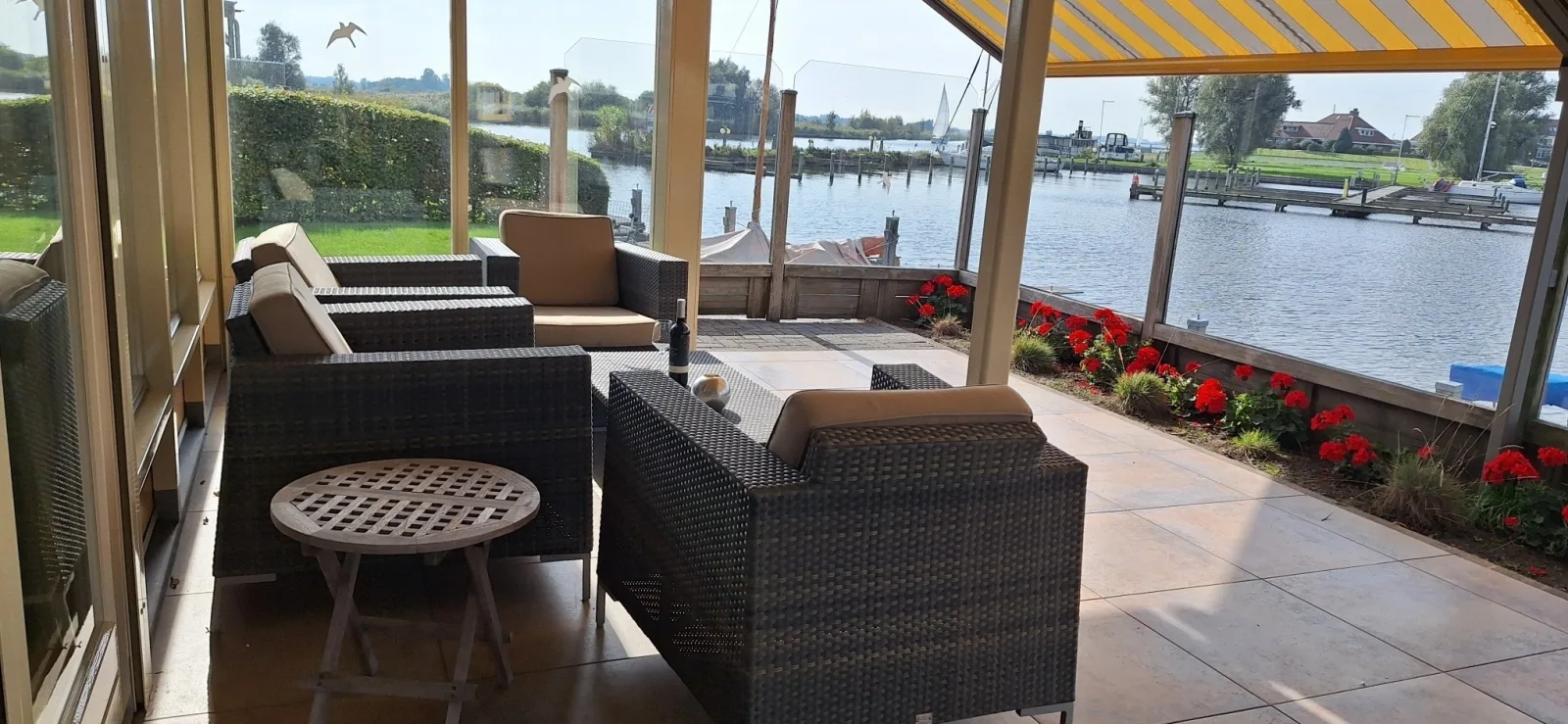 Vakantievilla Koudum met privé steiger