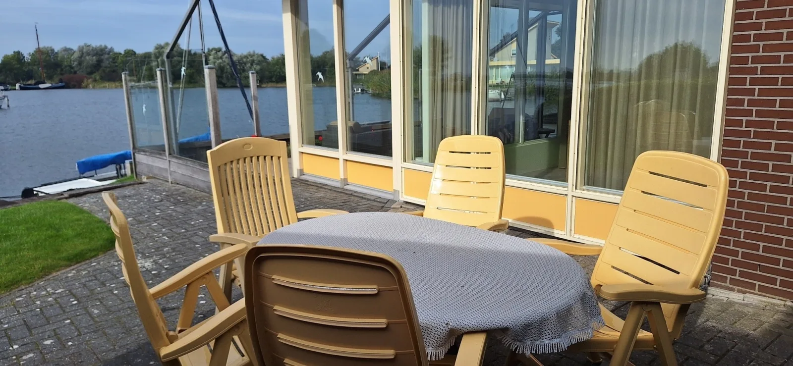 Vakantievilla Koudum met privé steiger