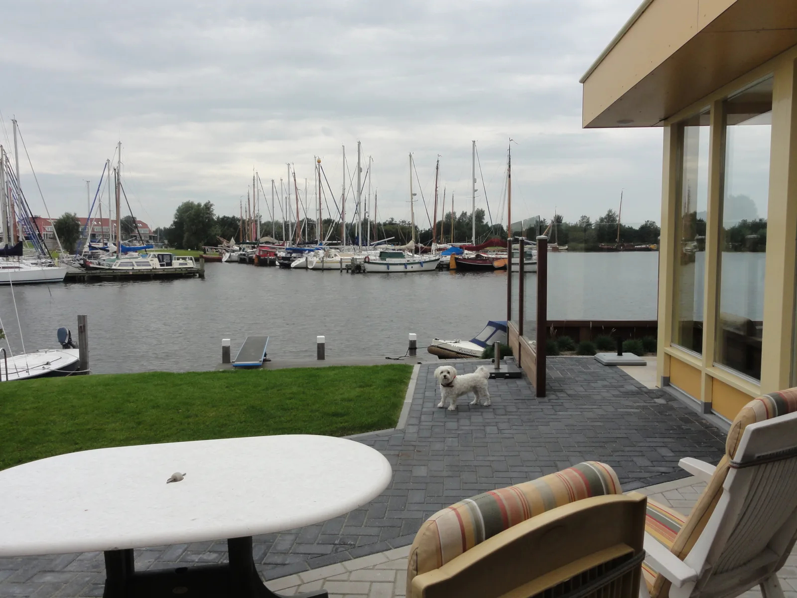 Vakantievilla Koudum met privé steiger
