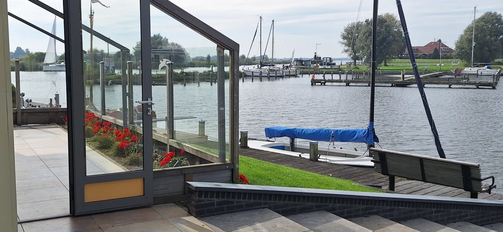 Vakantievilla Koudum met privé steiger