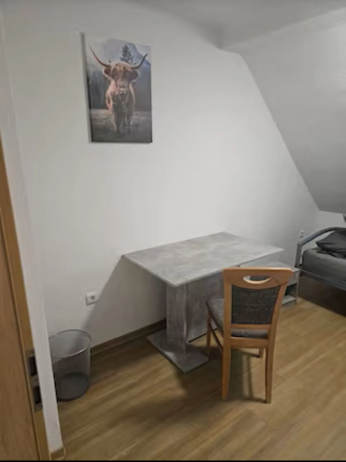 Schöne Vollausgestattete Monteurs- Gästewohnung nähe Raffinerie Leuna und Geiseltalsee / 0307