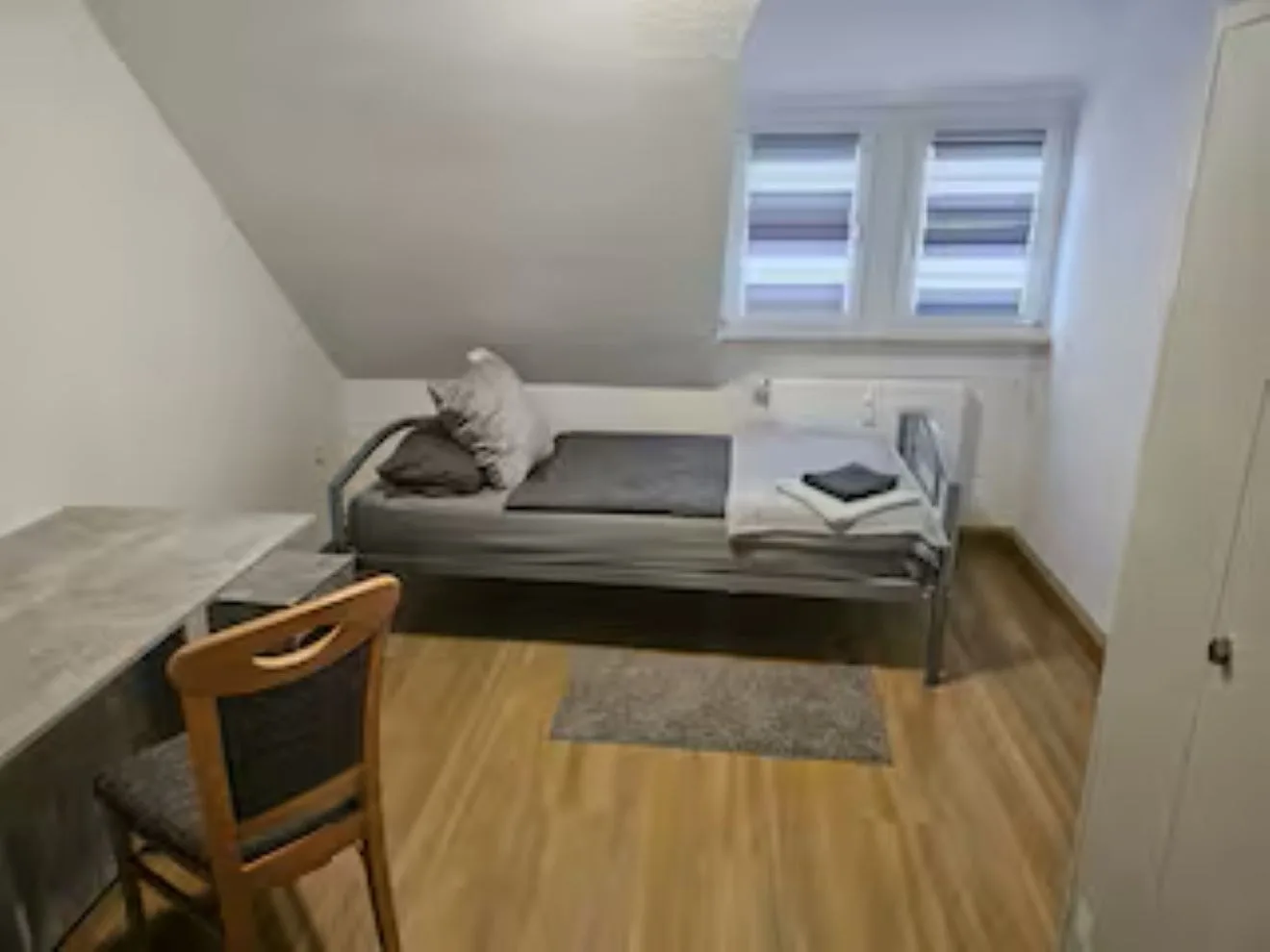 Schöne Vollausgestattete Monteurs- Gästewohnung nähe Raffinerie Leuna und Geiseltalsee / 0307
