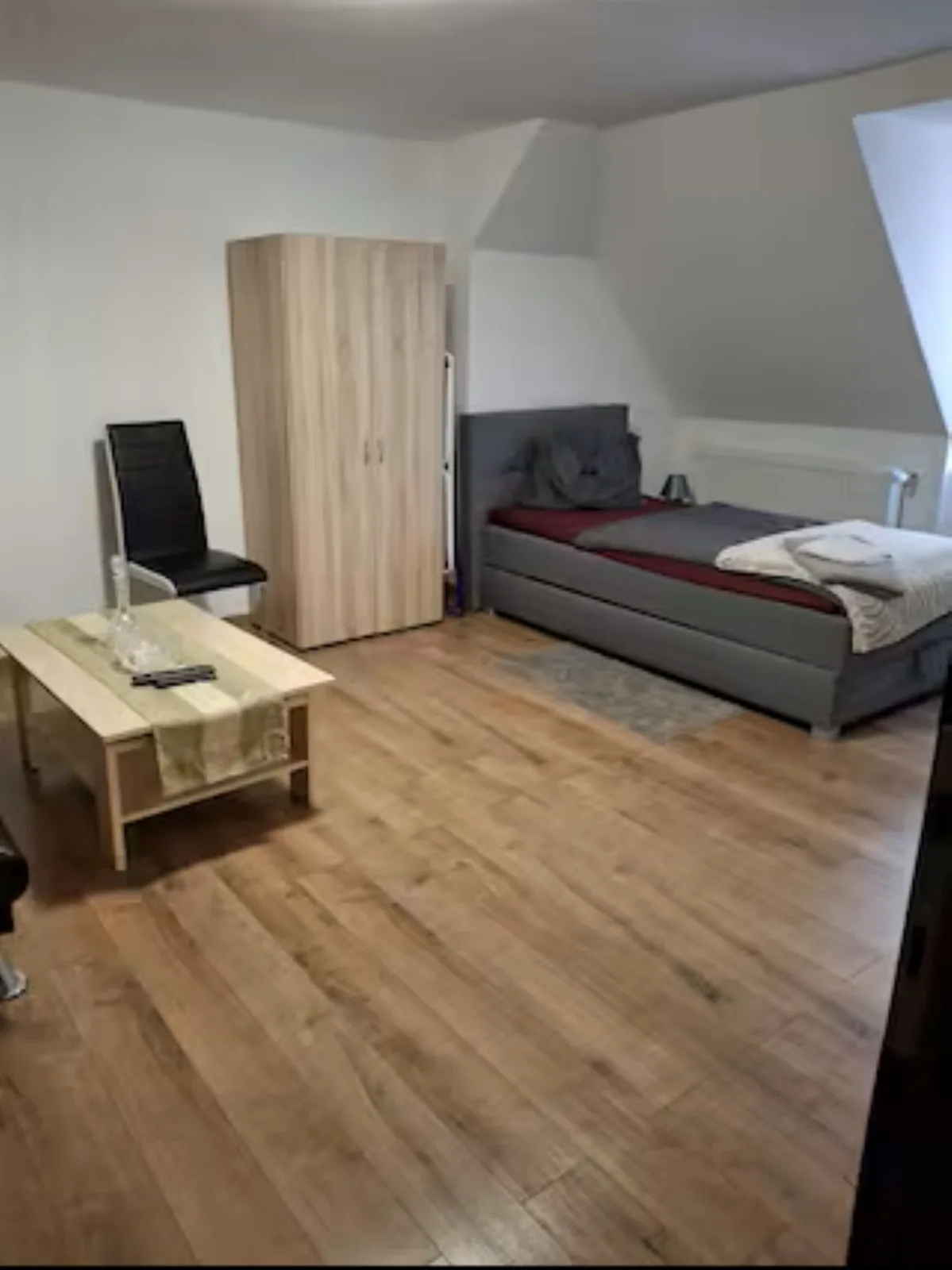 Schöne Vollausgestattete Monteurs- Gästewohnung in der Gartenstadt Leuna und nähe Geiseltalsee / 2210