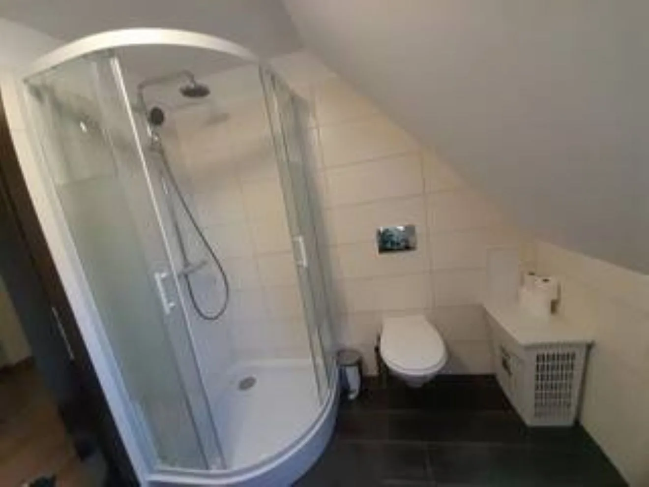Schöne Vollausgestattete Monteurs- Gästewohnung in der Gartenstadt Leuna und nähe Geiseltalsee / 2210