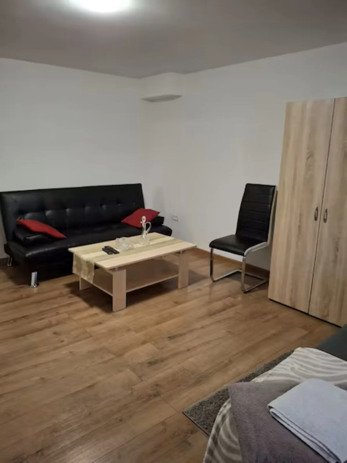 Schöne Vollausgestattete Monteurs- Gästewohnung in der Gartenstadt Leuna und nähe Geiseltalsee / 2210