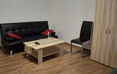 Schöne Vollausgestattete Monteurs- Gästewohnung in der Gartenstadt Leuna und nähe Geiseltalsee / 2210