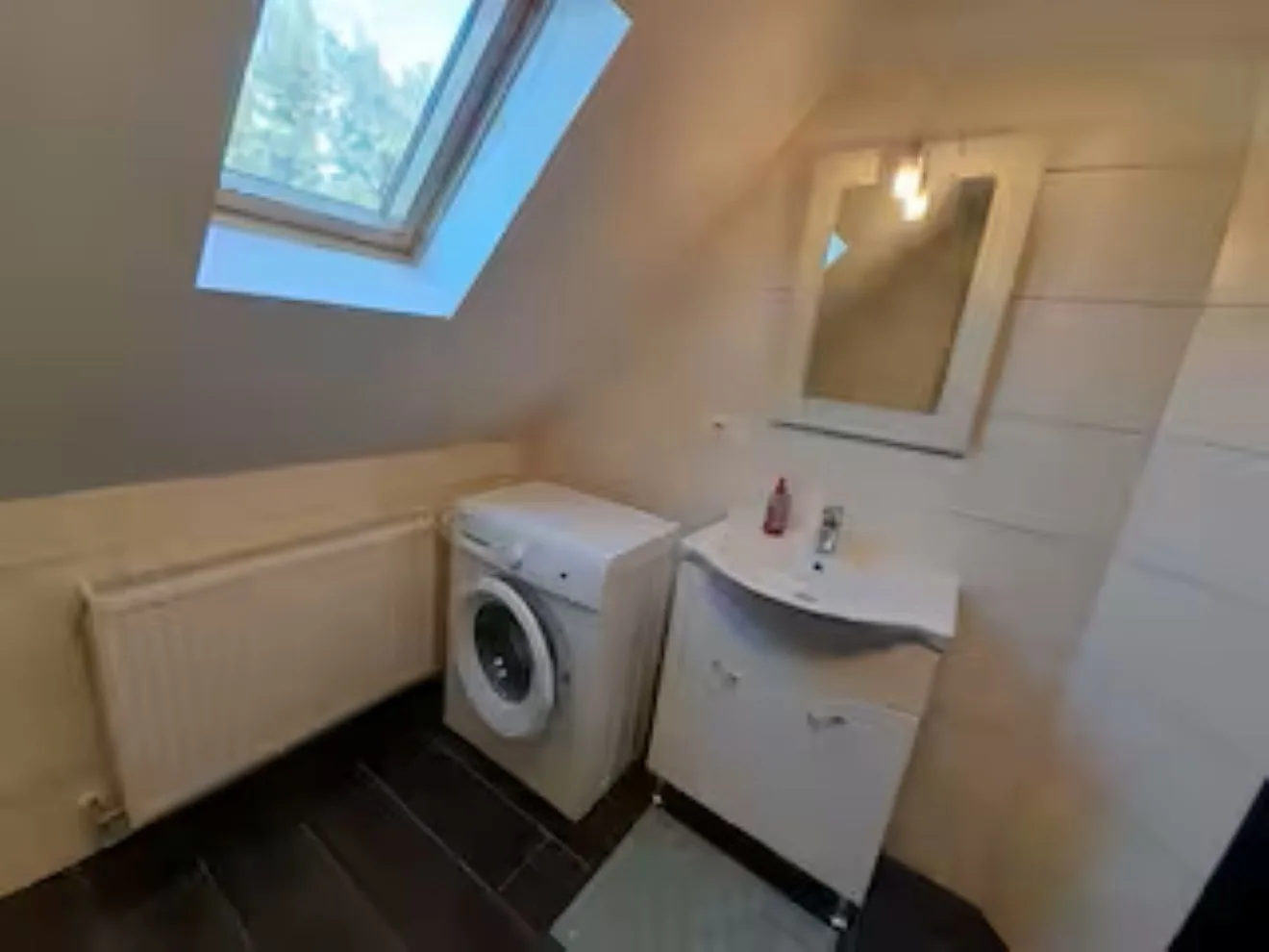 Schöne Vollausgestattete Monteurs- Gästewohnung in der Gartenstadt Leuna und nähe Geiseltalsee / 2210