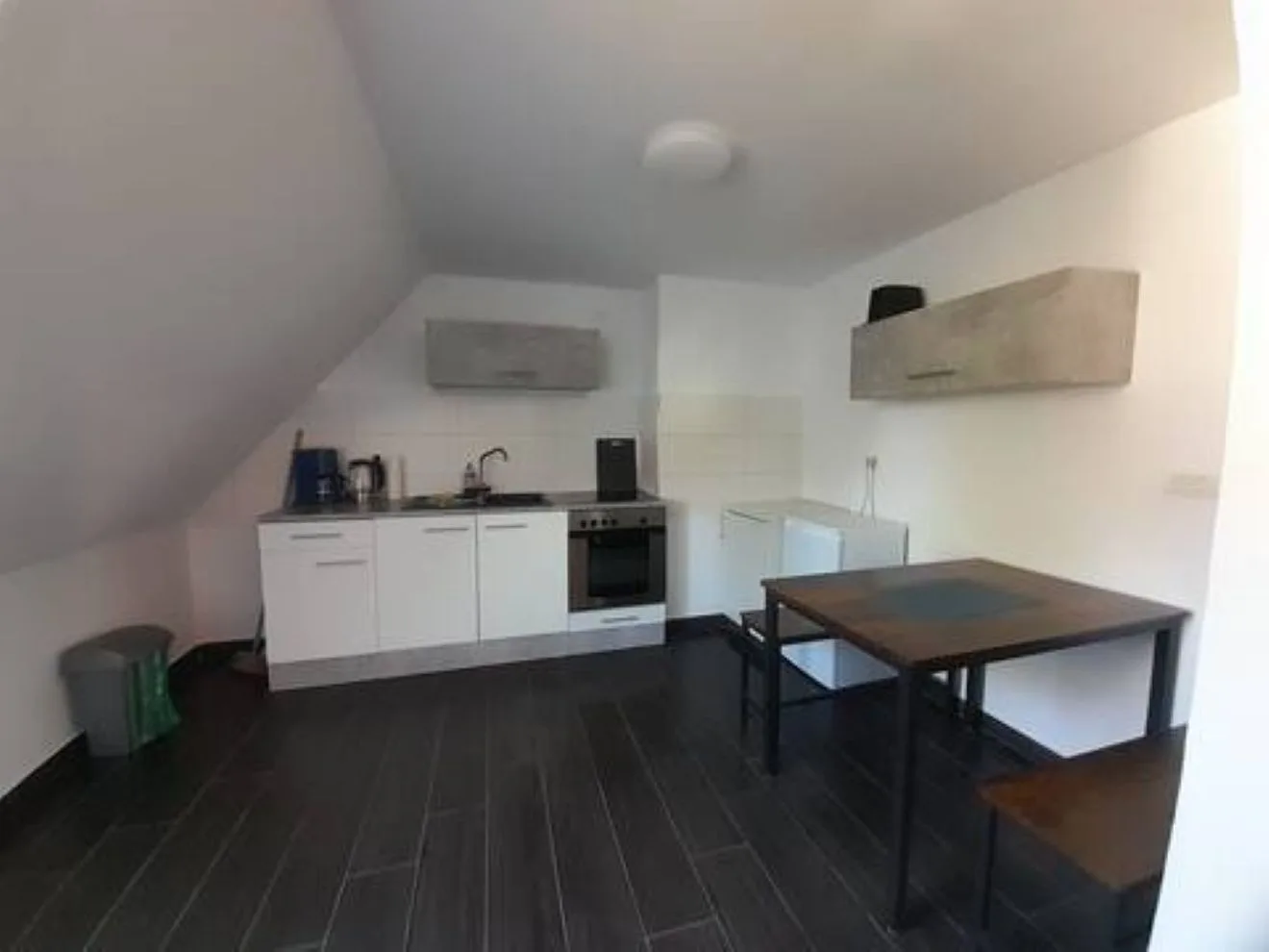 Schöne Vollausgestattete Monteurs- Gästewohnung in der Gartenstadt Leuna und nähe Geiseltalsee / 2210