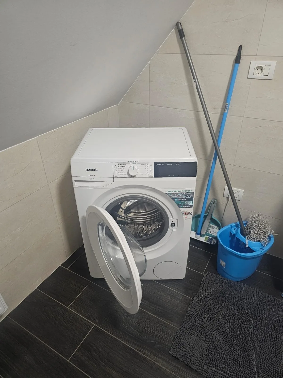 Schöne Vollausgestattete Monteurs- Gästewohnung in der Gartenstadt Leuna und nähe Geiseltalsee / 2409