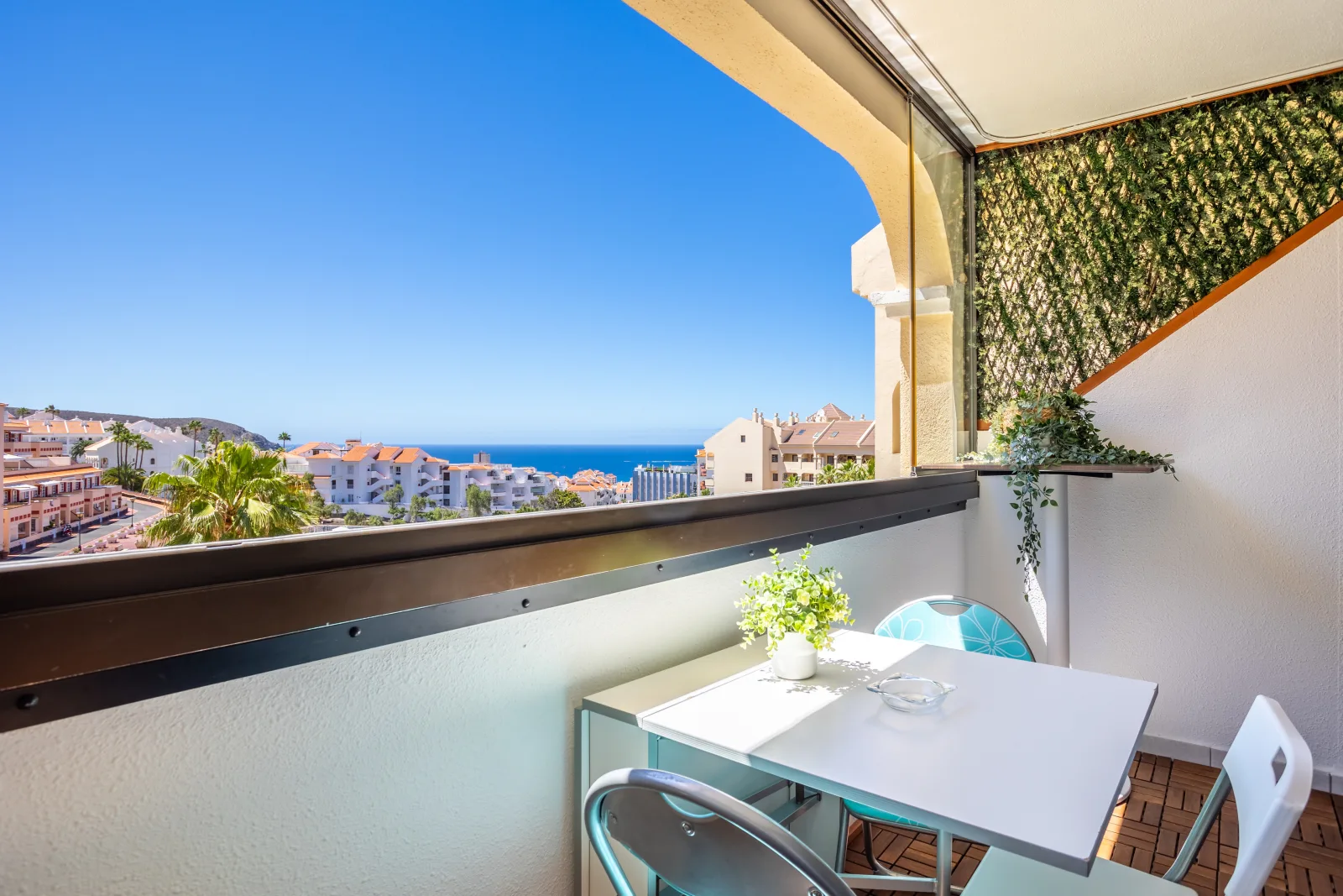 Sonnige Ferienwohnung mit Meersicht in Top-Lage