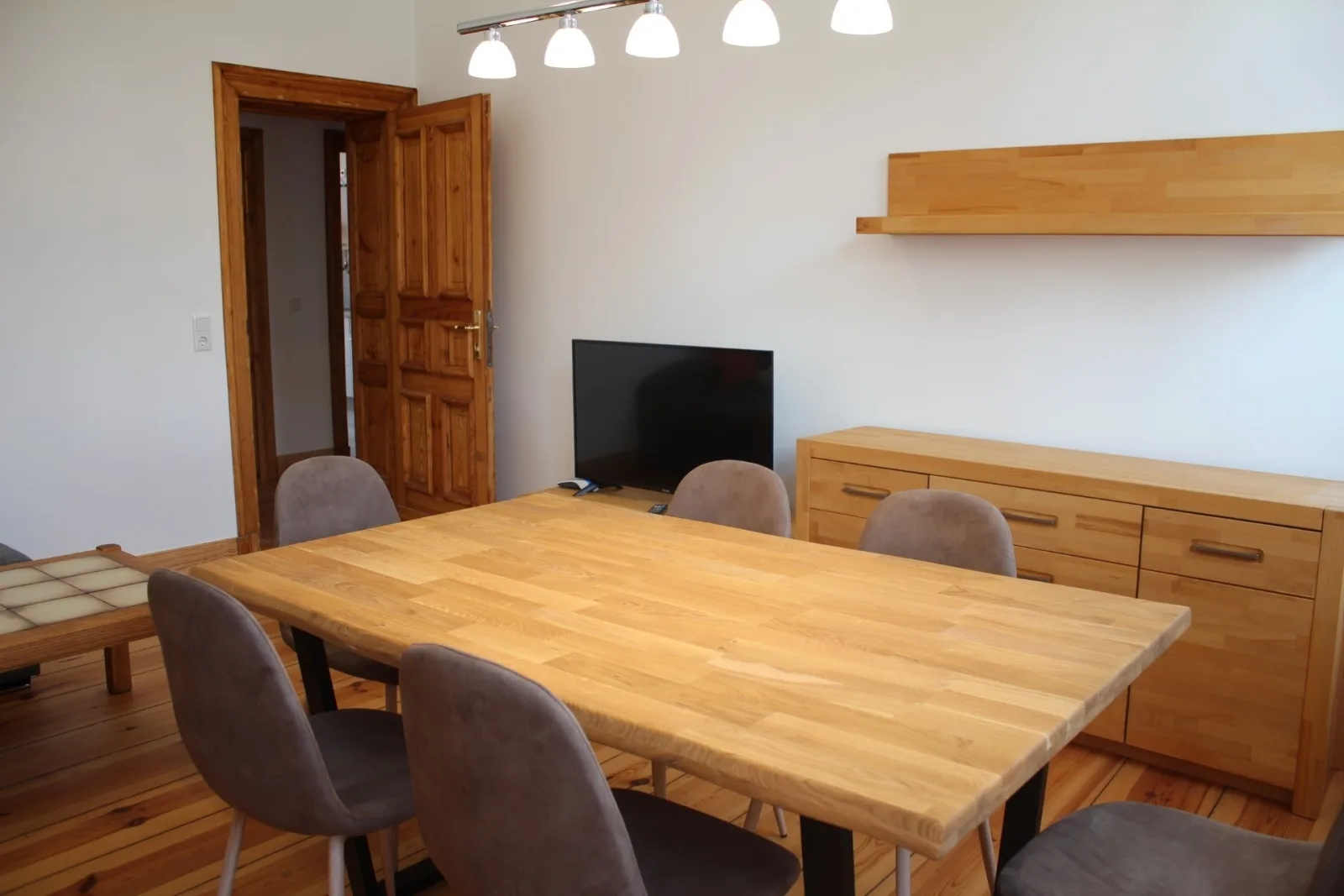 Alt-Berliner Schwanenhof Ferienwohnung EG rechts