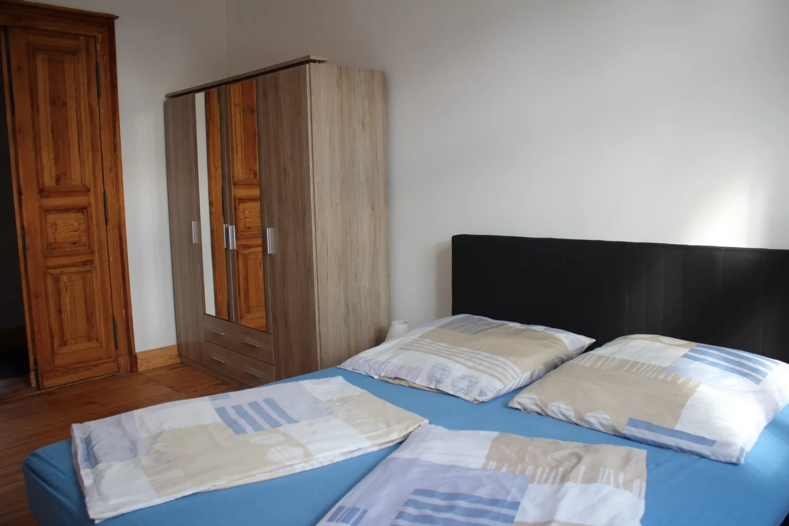 Alt-Berliner Schwanenhof Ferienwohnung OG rechts