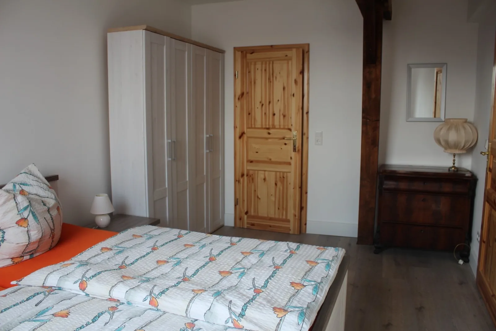 Alt-Berliner Schwanenhof Ferienwohnung OG rechts