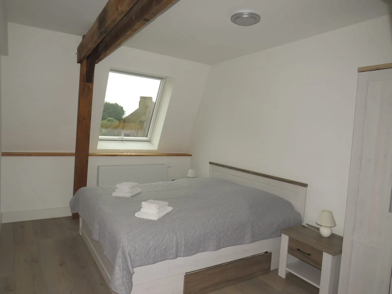 Alt-Berliner Schwanenhof Ferienwohnung DG rechts