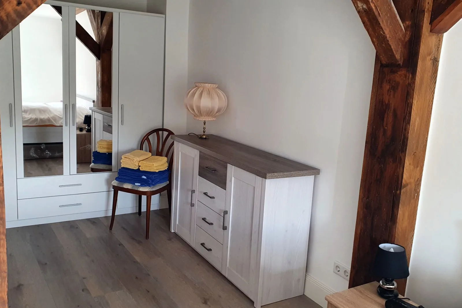 Alt-Berliner Schwanenhof Ferienwohnung DG rechts