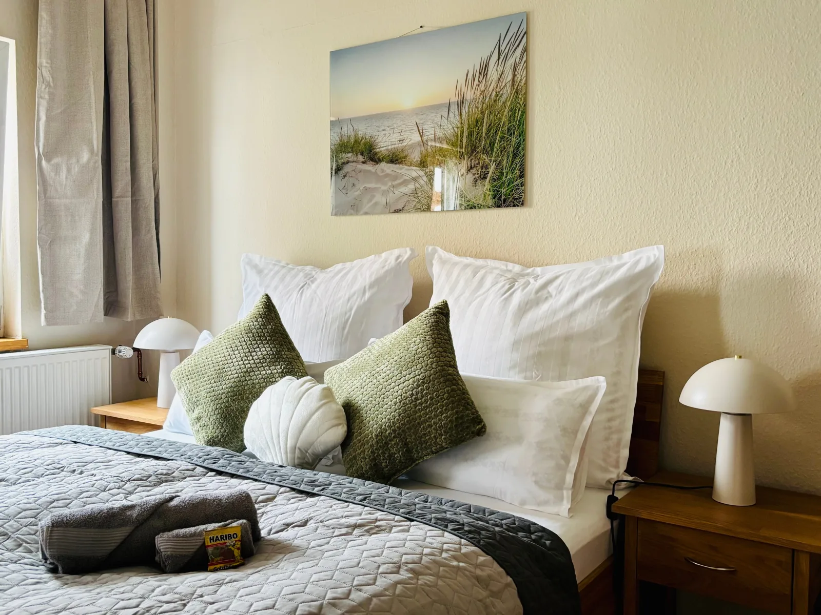 AyCatcherHomes - Chiron | Old Town | 2BR | 4 Guests